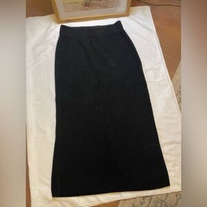 Unbranded size large black knitted maxi skirt